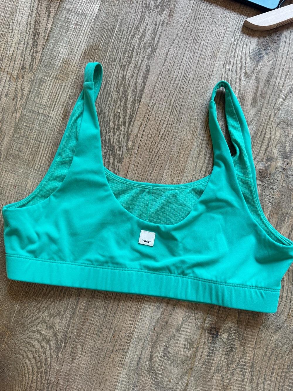 Vuori Bright Teal Scoop Sports Bra